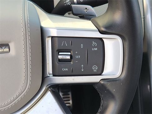 Used 2024 Land Rover Discovery Dynamic SE image 26