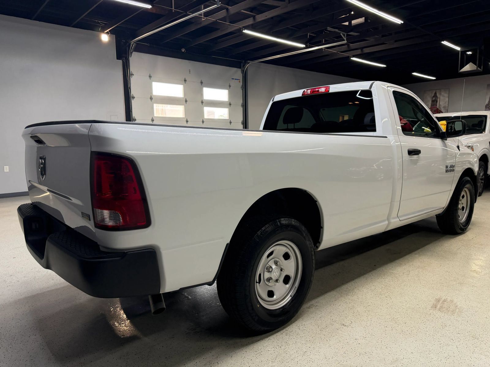 Used 2018 RAM 1500 Express RWD image 12