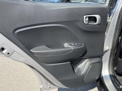 Certified 2024 Hyundai Venue SEL FWD image 12