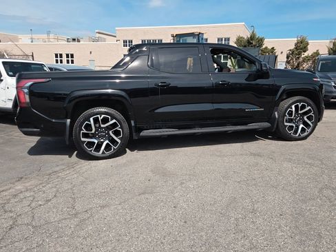 Used 2024 Chevrolet Silverado EV RST AWD/4WD image 10
