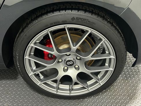 Used 2012 Volkswagen Golf 4-Door image 21