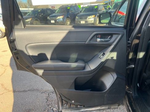 Used 2015 Subaru Forester 2.5i Limited image 12