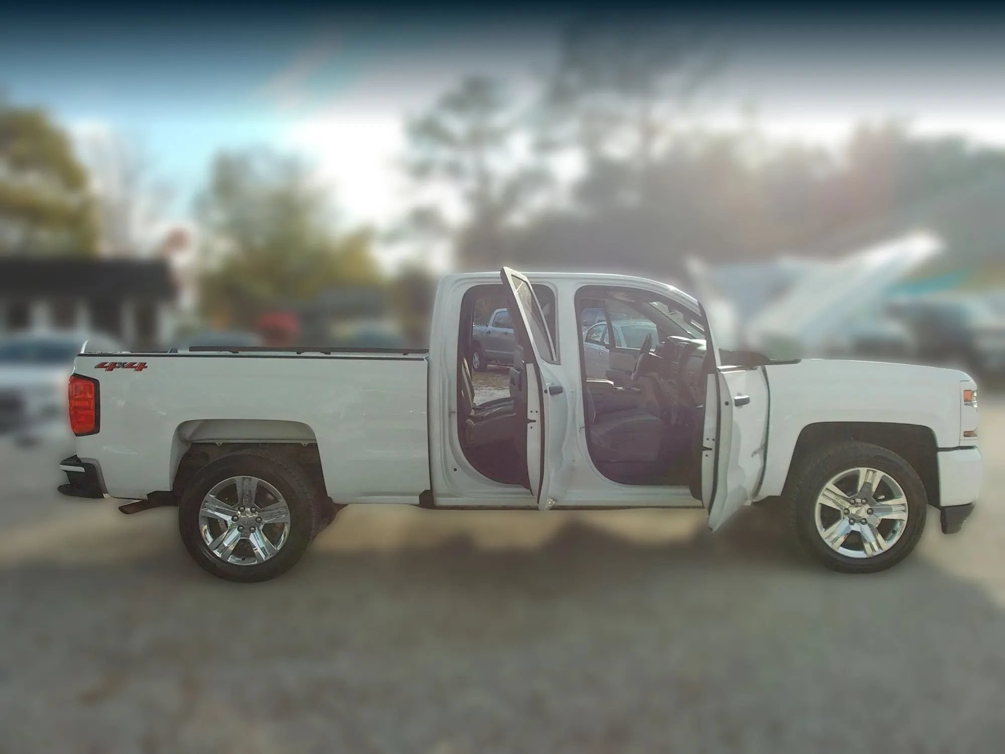 Used 2019 Chevrolet Silverado 1500 Custom w/ Custom Convenience Package AWD/4WD image 30