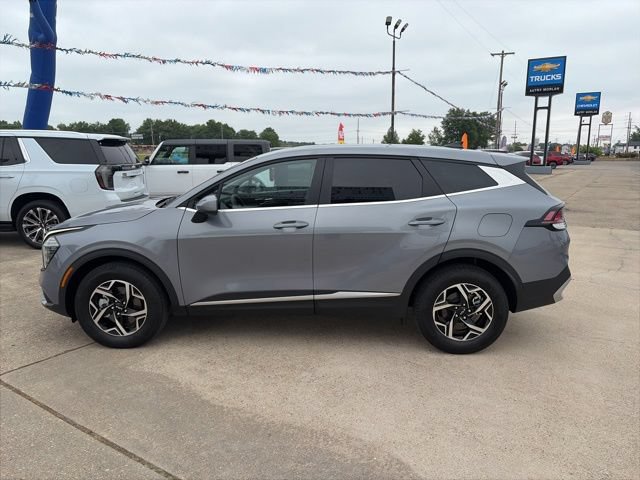Used 2025 Kia Sportage LX AWD/4WD image 3