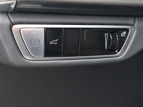 Certified 2026 Cadillac Vistiq Luxury AWD/4WD image 21