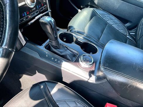 Used 2019 Ford Explorer Platinum AWD/4WD image 16