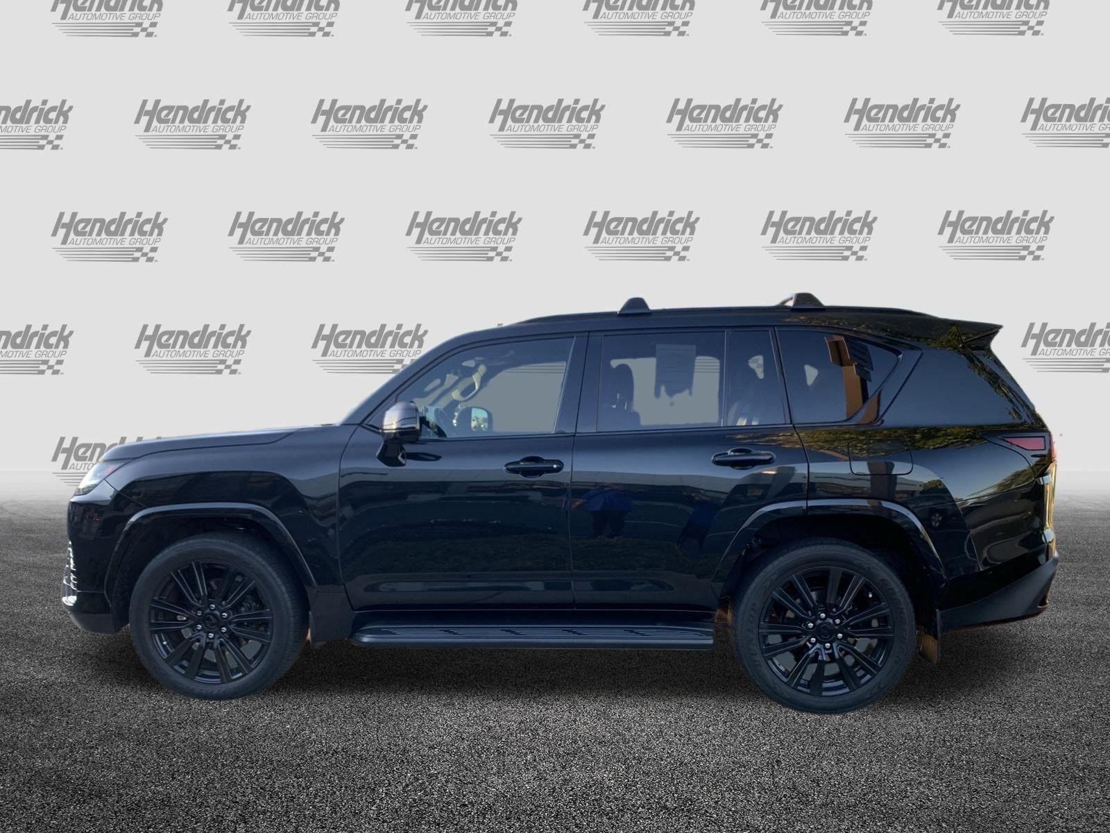 Used 2022 Lexus LX 600 4WD w/ Accessory Package (Z1) image 7