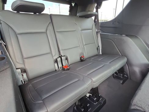 Used 2024 Chevrolet Tahoe LT RWD image 12
