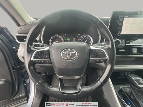 Used 2022 Toyota Highlander XLE image 15