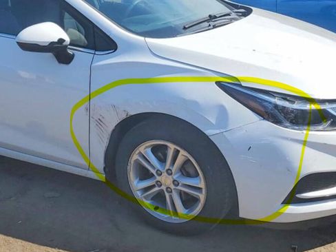 Used 2018 Chevrolet Cruze LT w/ Convenience Package FWD image 45