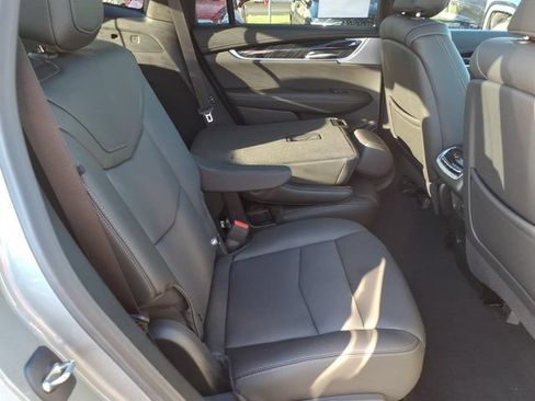 Used 2024 Cadillac XT6 Premium Luxury AWD/4WD image 23