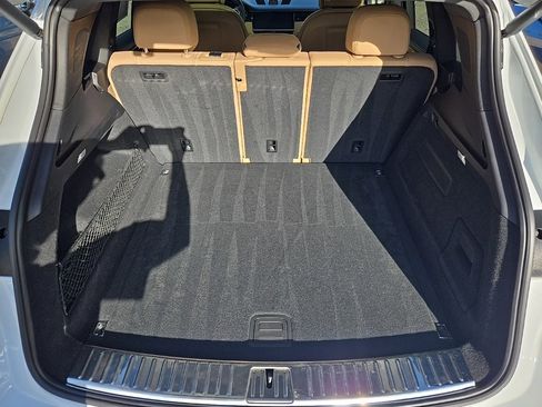 Used 2020 Porsche Cayenne image 24