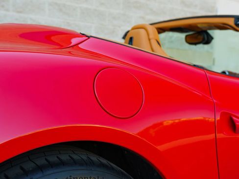 Used 2015 Ferrari California T RWD image 83