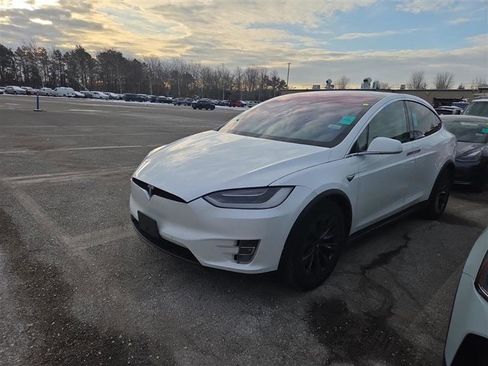 Used 2018 Tesla Model X 100D image 6