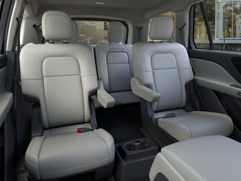 New 2026 Lincoln Aviator AWD image 11