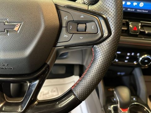 Used 2025 Chevrolet TrailBlazer RS w/ Convenience Package FWD image 12
