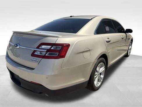 Used 2017 Ford Taurus SEL FWD image 32