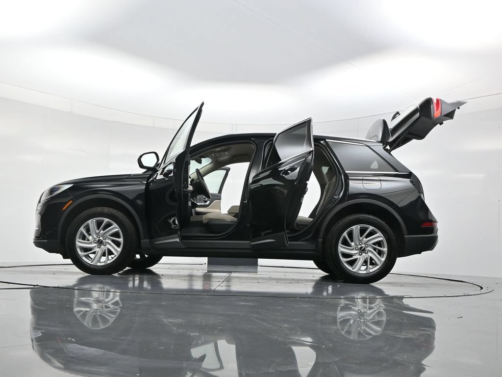 Used 2025 Lincoln Corsair AWD image 57