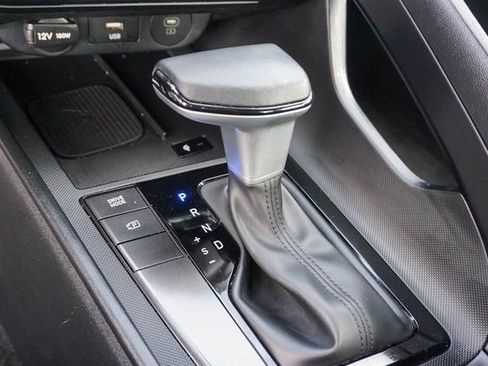 Used 2025 Hyundai Elantra Sport image 15