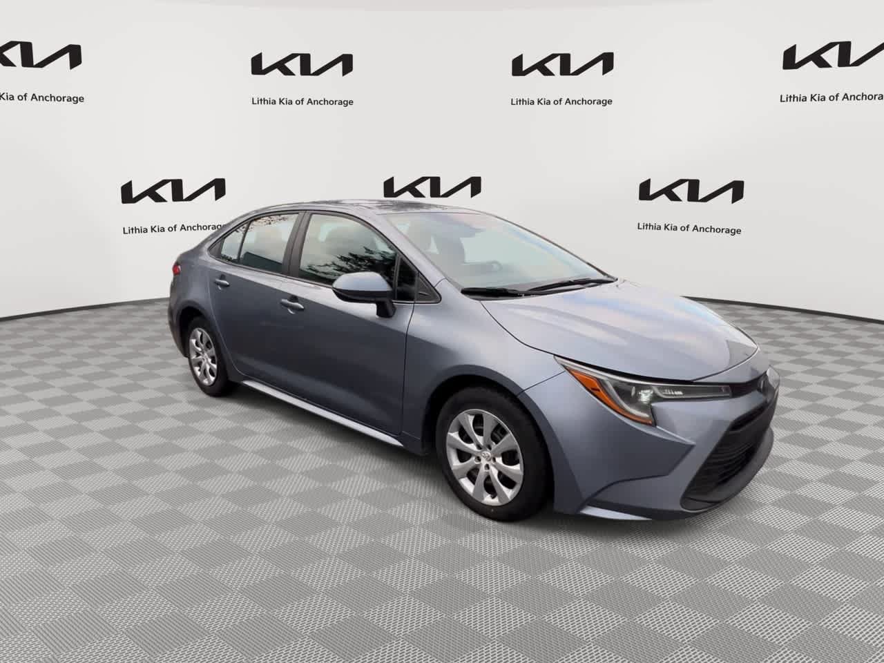 Used 2023 Toyota Corolla LE FWD image 2