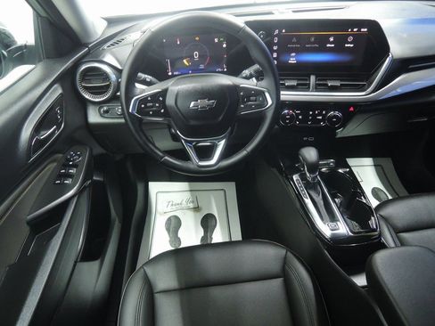 Used 2025 Chevrolet Trax ACTIV w/ Sunroof Package image 12