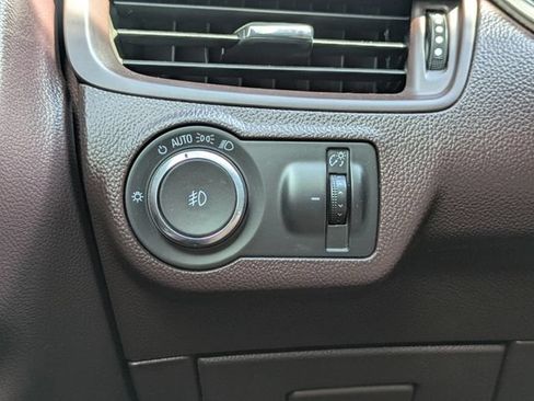 Used 2017 Buick Envision Essence FWD image 27
