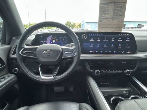 Used 2025 Chevrolet Tahoe Z71 AWD/4WD image 11