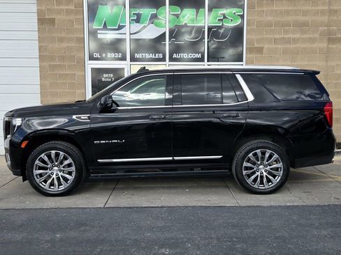 Used 2021 GMC Yukon Denali w/ Denali Premium Package image 2
