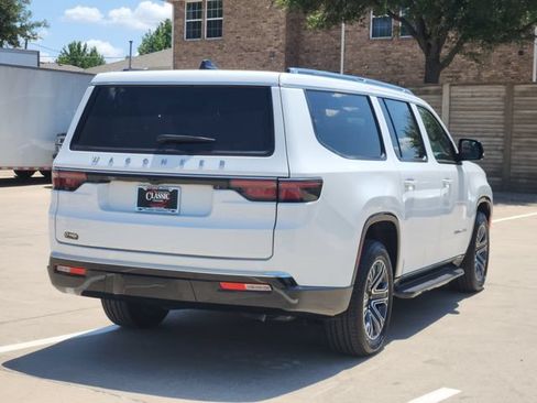 Used 2025 Jeep Wagoneer L Series II AWD/4WD image 13