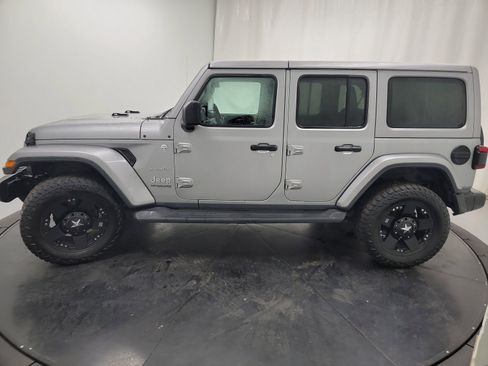 Used 2018 Jeep Wrangler Unlimited Sahara image 4