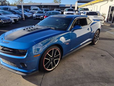 Used 2013 Chevrolet Camaro SS w/ Hot Wheels Special Edition RWD image 3