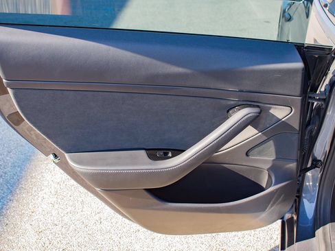 Used 2020 Tesla Model 3 Standard Range Plus RWD image 13