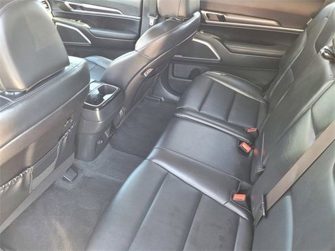 Used 2024 Kia Telluride LX image 8