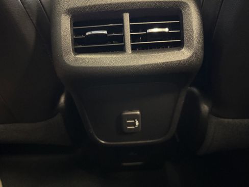 Used 2022 Chevrolet Equinox RS w/ RS Leather Package image 29