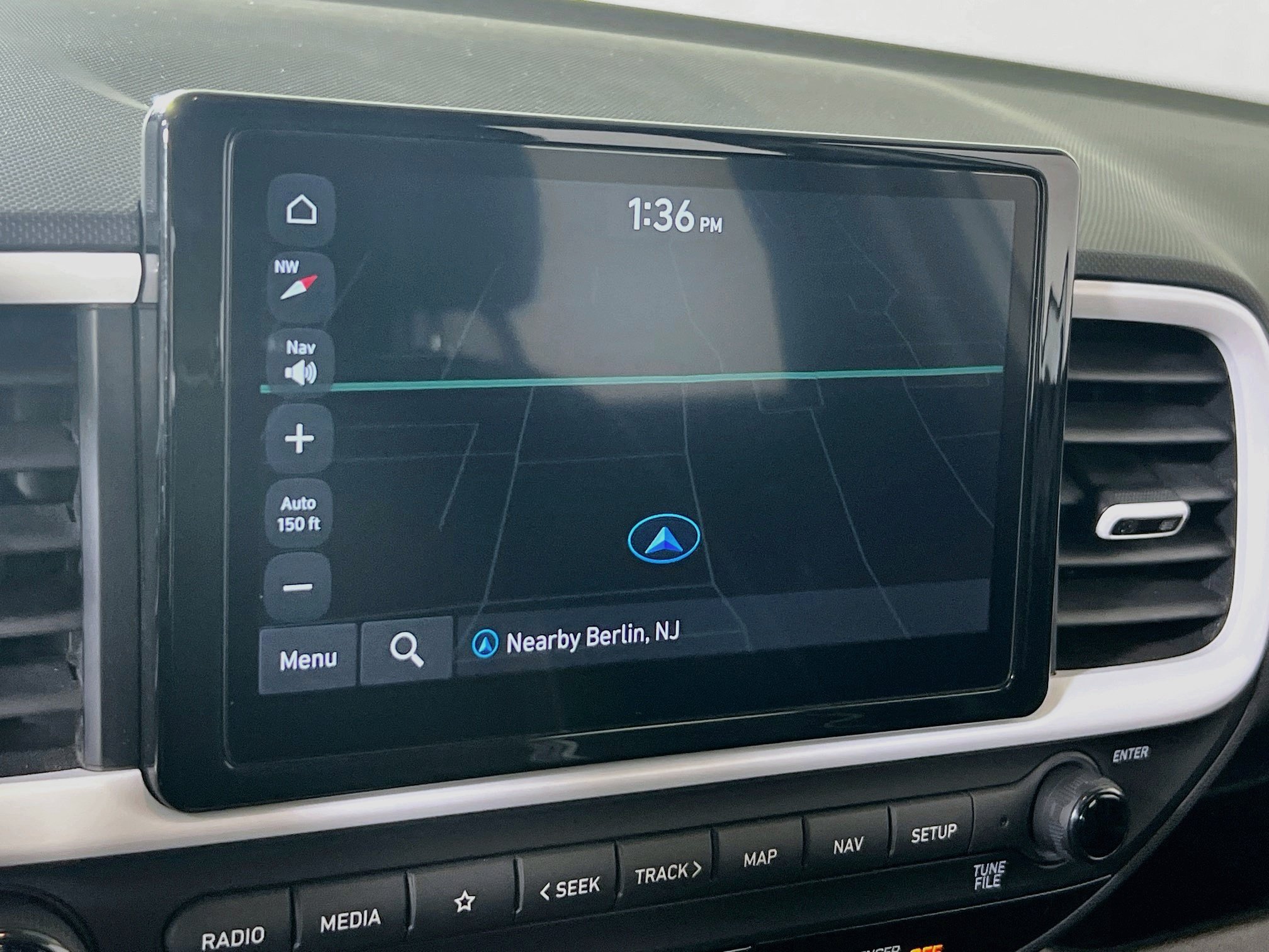 Used 2023 Hyundai Venue Limited FWD image 13