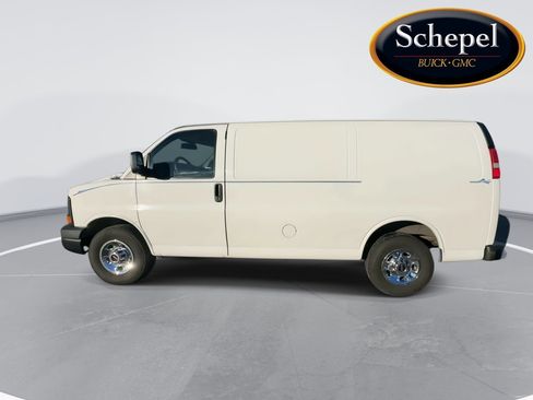 Used 2013 GMC Savana 2500 w/ Power Package image 5