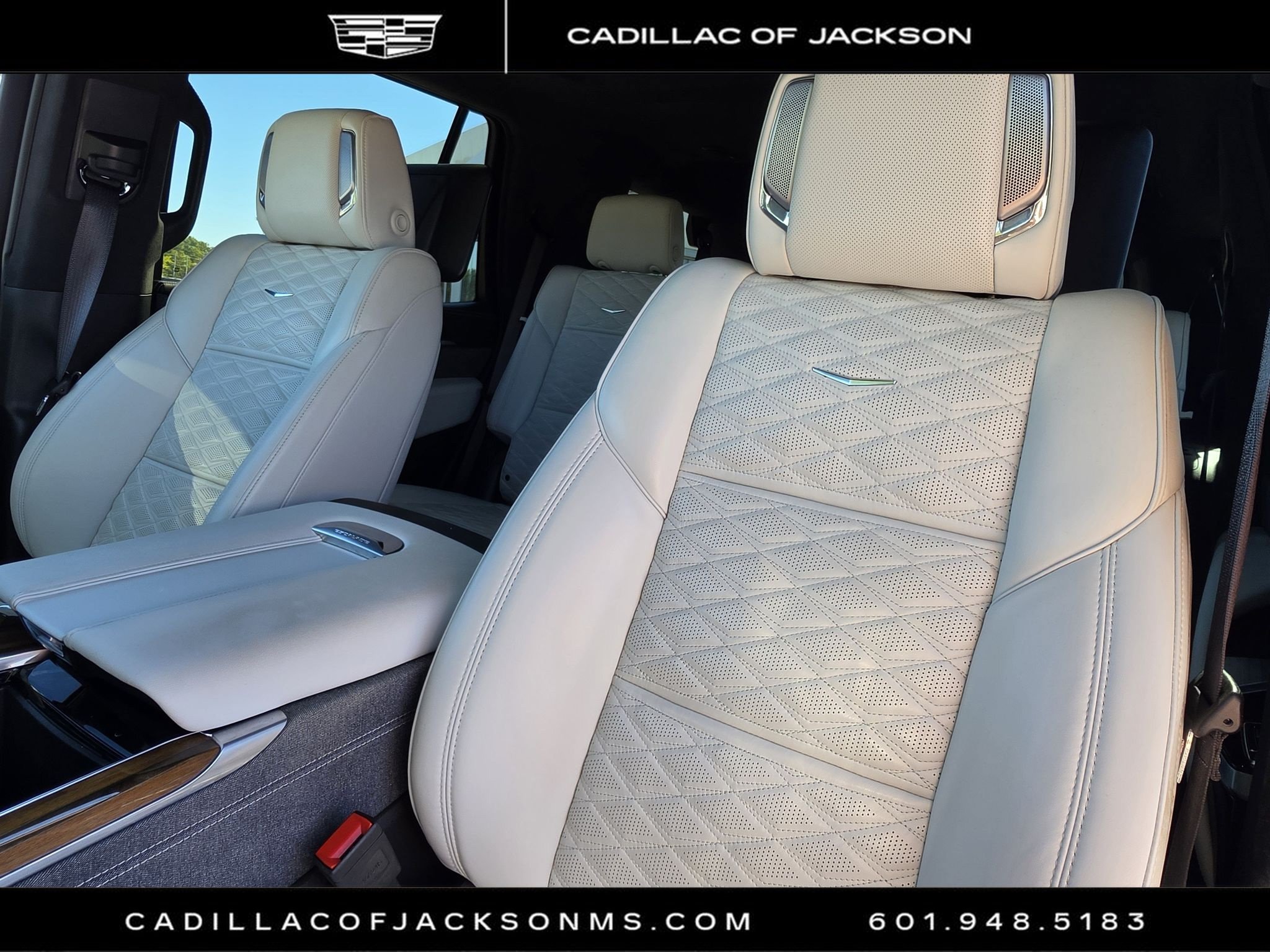 Used 2025 Cadillac Escalade Sport Platinum w/ LPO, Floor Liner Package AWD/4WD image 13
