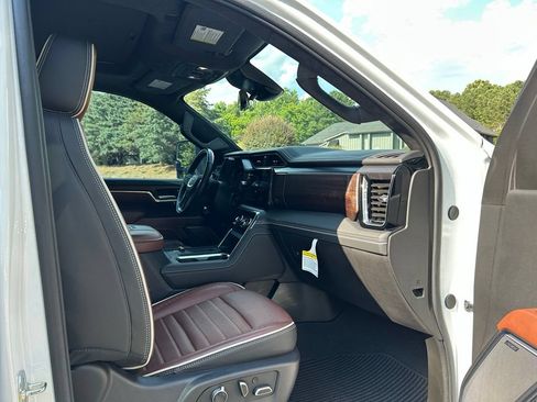Used 2025 GMC Sierra 3500 Denali Ultimate AWD/4WD image 50