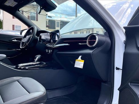 New 2026 Chevrolet Trax RS w/ Driver Confidence Package FWD image 10