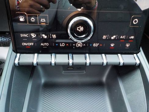 New 2027 GMC Terrain AT4 w/ Convenience Package III AWD/4WD image 40