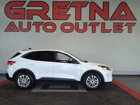 Used 2022 Ford Escape SE FWD image 1
