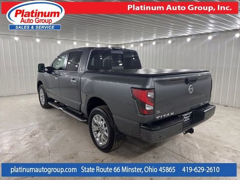 Used 2021 Nissan Titan SL w/ Moonroof Package image 3