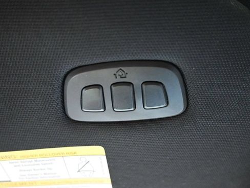 Used 2021 Ford F150 Lariat w/ Equipment Group 502A High AWD/4WD image 19