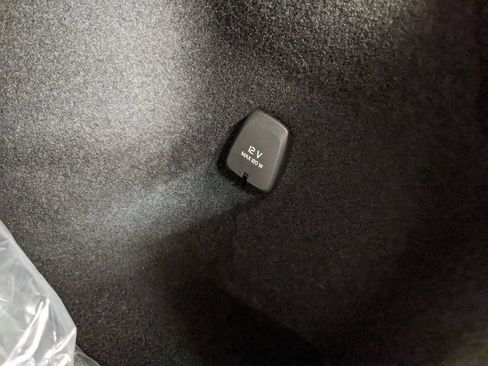 New 2025 Volvo V60 B5 Cross Country Ultra w/ Protection Package Premier image 28