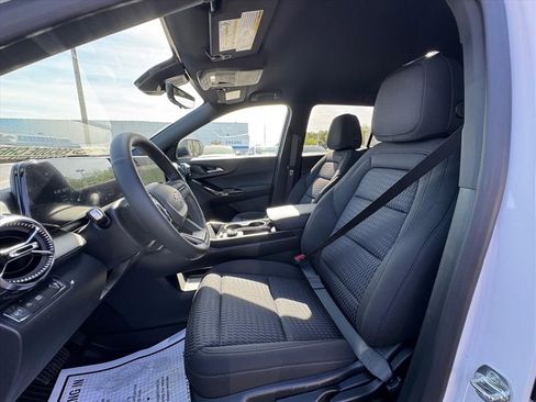 New 2026 Chevrolet Equinox LT w/ Safety and Technology Package FWD image 11