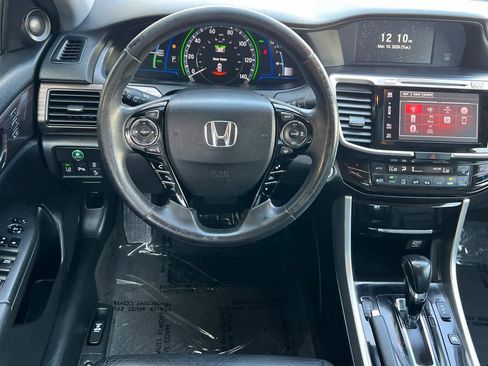 Used 2017 Honda Accord Touring image 16