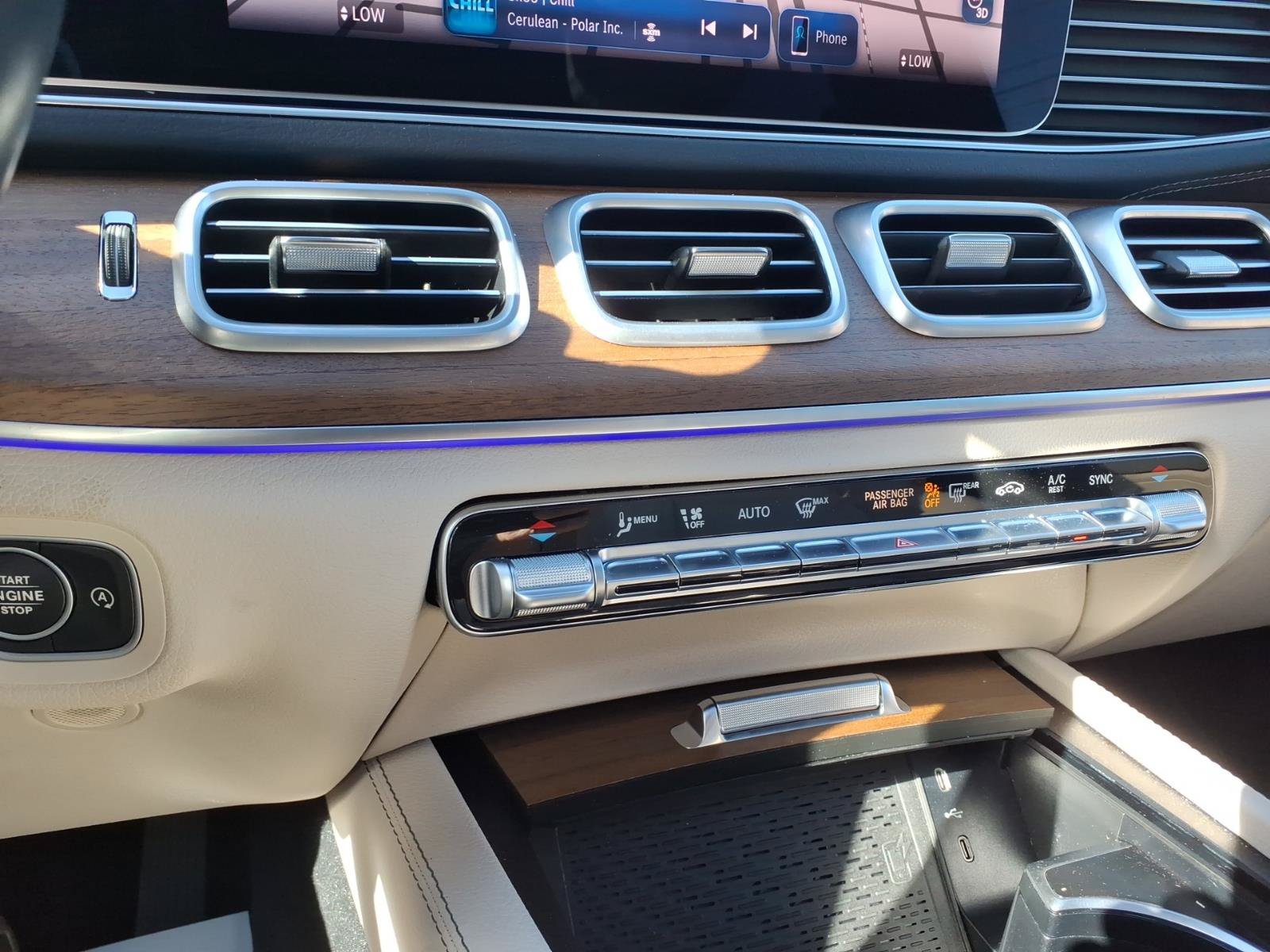Used 2025 Mercedes-Benz GLS 450 4MATIC image 32