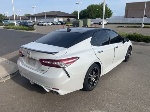 Used 2020 Toyota Camry XSE FWD image 5