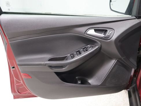 Used 2015 Ford Focus SE w/ SE Cold Weather Package FWD image 13