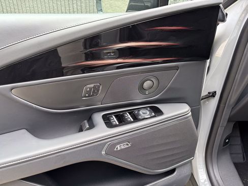 New 2026 Lincoln Nautilus Reserve AWD/4WD image 14
